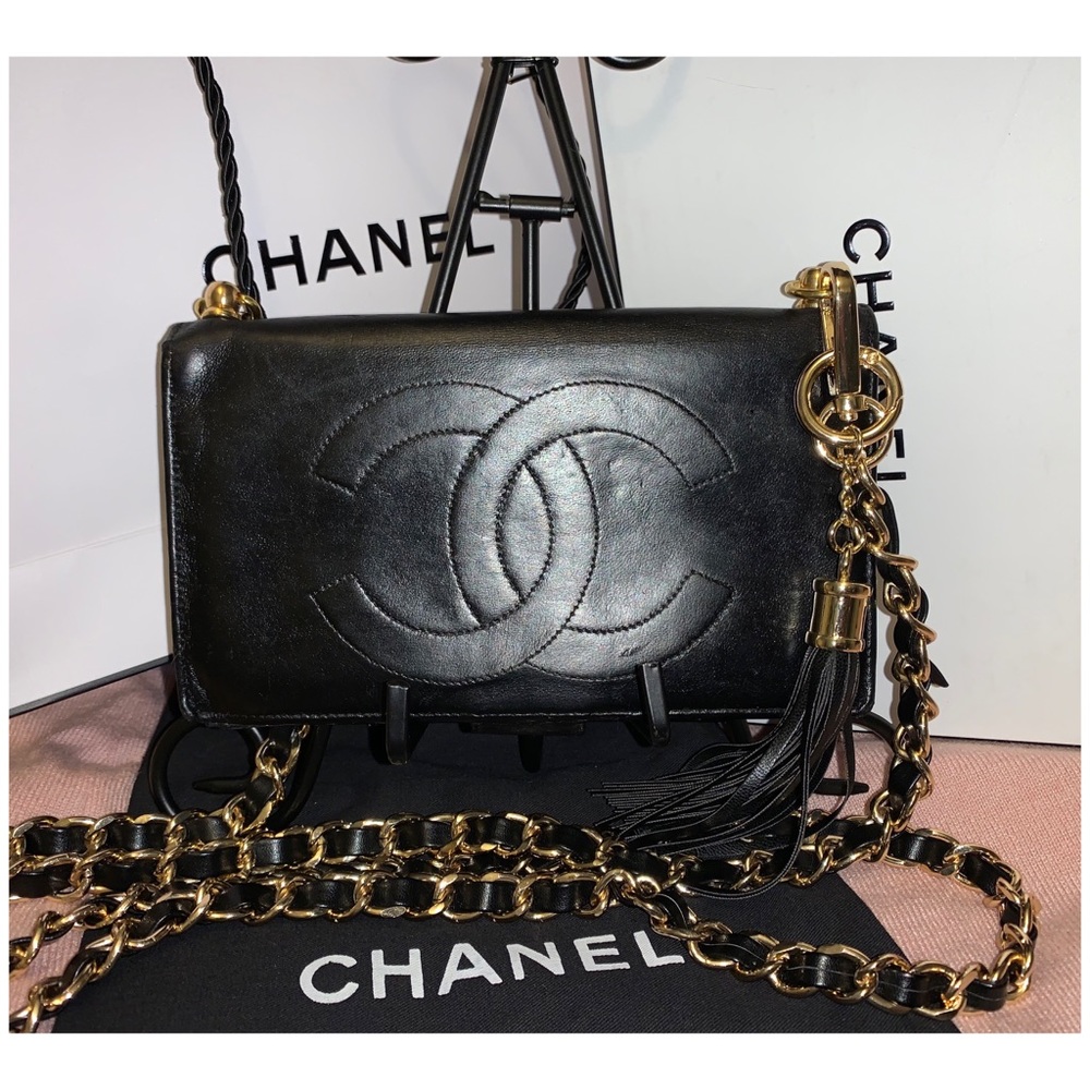 CHANEL Vintage French Wallet on Chain Crossbody